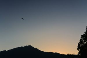 晴天の日の夜明け（比叡山、2015.10.03 06:04））